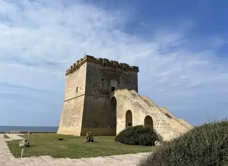 Torre di San Tommaso (Torre Lapillo) — Torre Lapillo