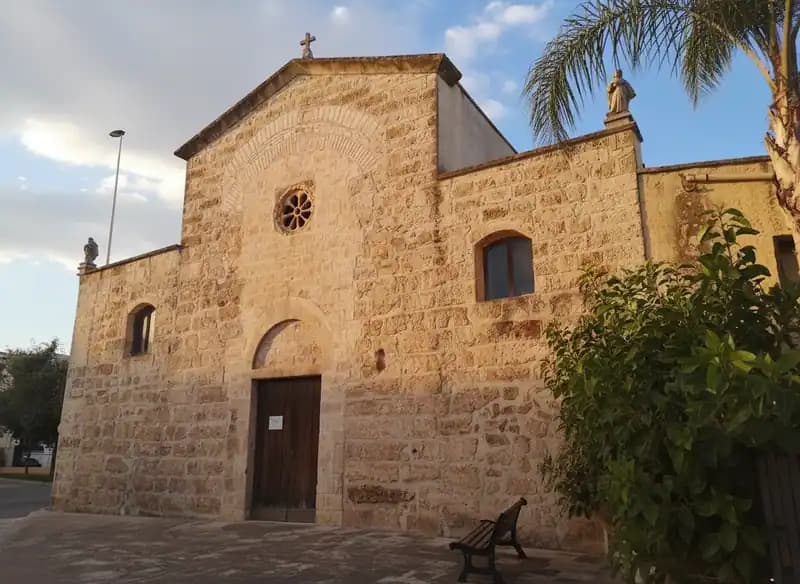 Kirche Santa Maria della Croce oder Casaranello — Casarano