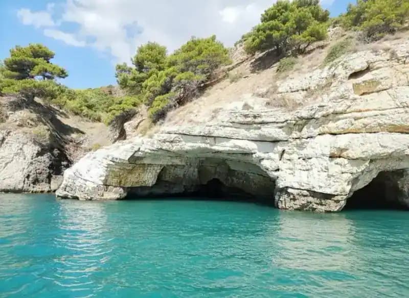 Grotta Campana Piccola — Vieste