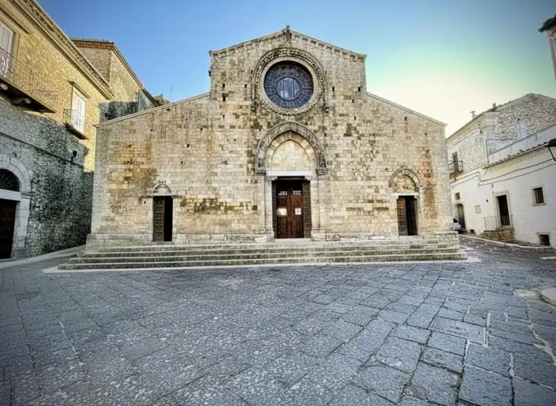 Kathedrale Sankt Maria Himmelfahrt — Bovino