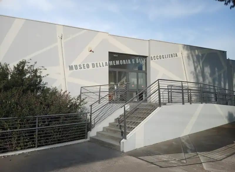 Musée de la Mémoire et de l'Accueil — Santa Maria al Bagno