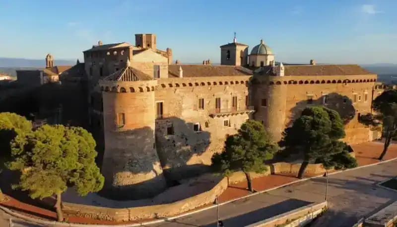 Castello Maresca di Serracapriola — Serracapriola