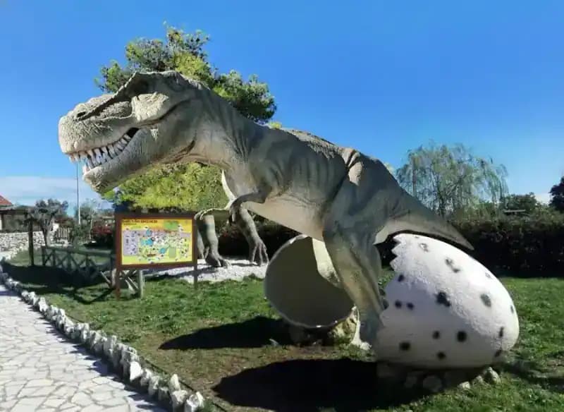 Paläontologisches Dinosauriermuseum — Borgo Celano