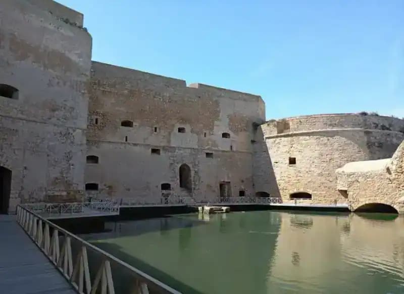Castello Alfonsino di Brindisi — Buchpräsentationen