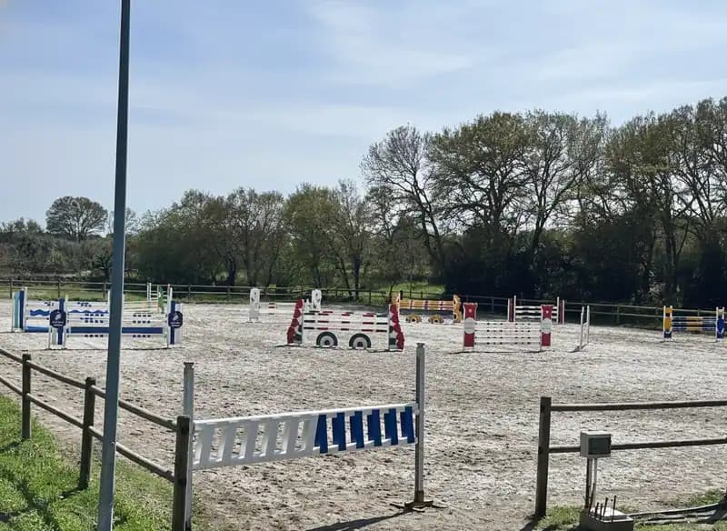 A.s.d. Equestrian Academy Monopoli - Maneggio & Scuola di Equitazione — Monopoli