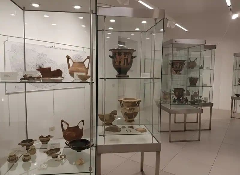Archäologisches Museum und Museum für zeitgenössische Kunst — Ceglie Messapica