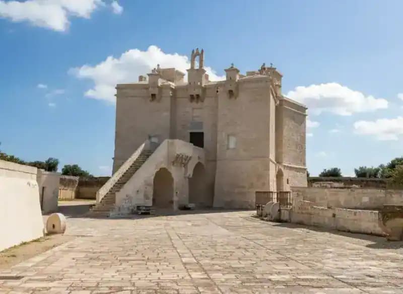 Schloss Pettolecchia — Fasano